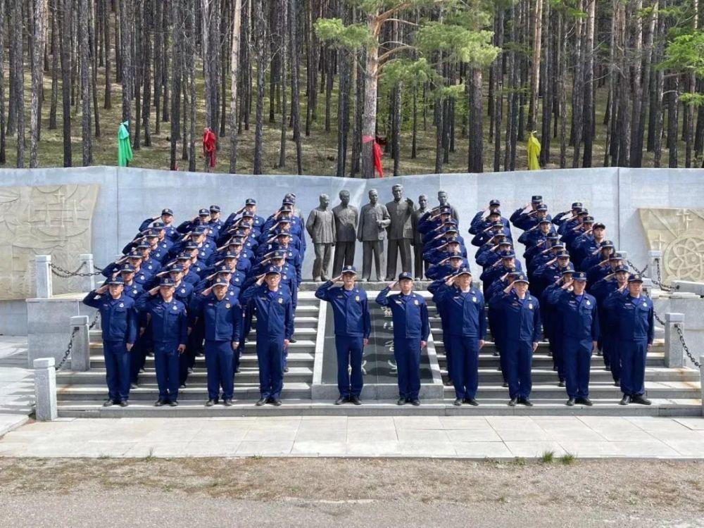 欧阳三姐妹为什么就欧阳娜娜火了？是因为父母偏心吗？游戏画面