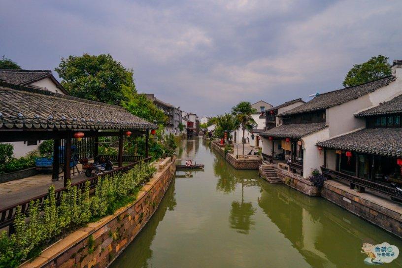 富时中国A50指数期货止跌转涨。